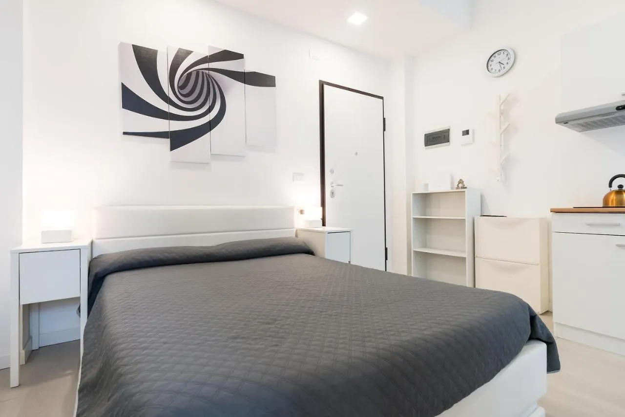 Apartment Maya Loreto Milan 0*,  Italy
