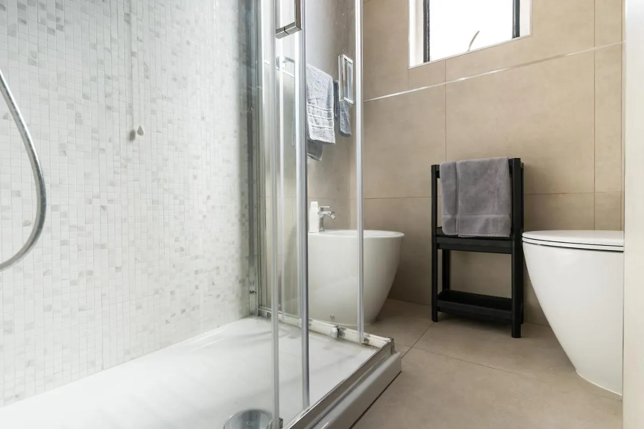Apartment Maya Loreto Milan
