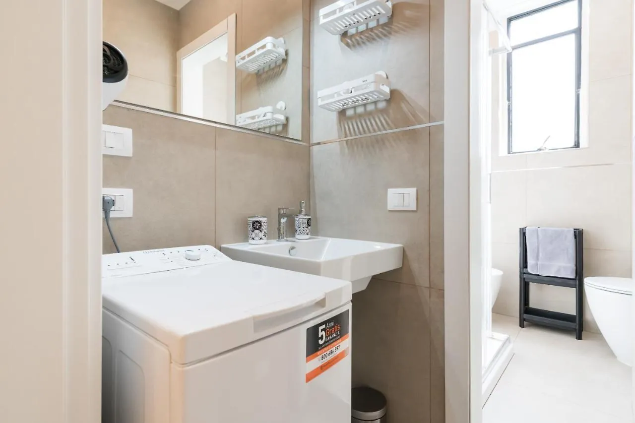 Apartment Maya Loreto Milan 0*,  Italy