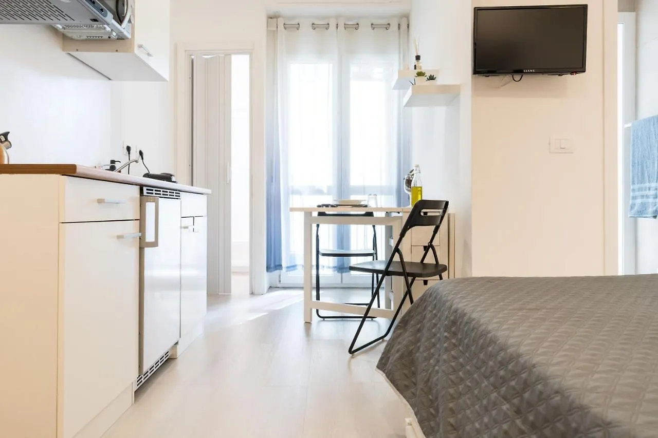 Apartment Maya Loreto Milan